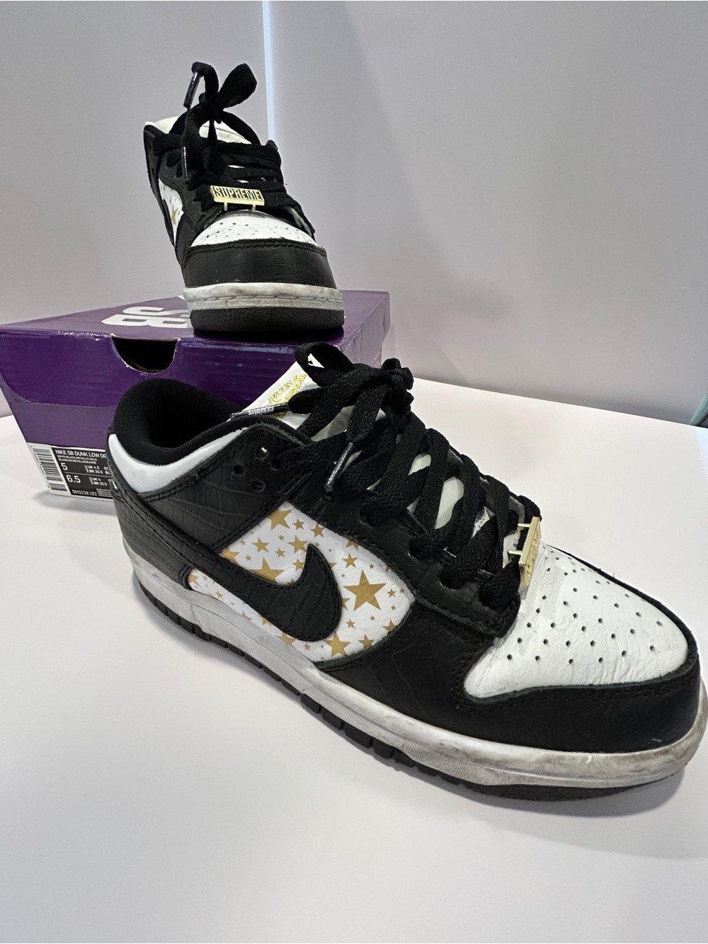 Supreme Nike SB Dunk Low OG QS Black Stars DH3228-102 Size US Men's 5